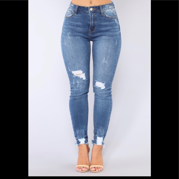 Distressed skinny Jean - Picture 2 of 2